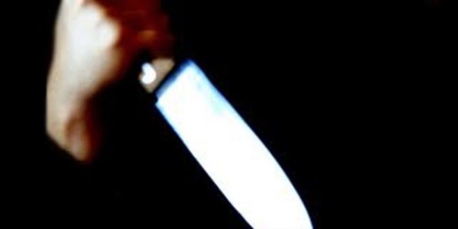 Eski eşini bıçaklayıp polise teslim oldu