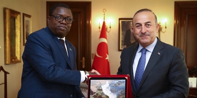 Dışişleri Bakanı Çavuşoğlu, Zambiyalı mevkidaşı Malanji ile görüştü