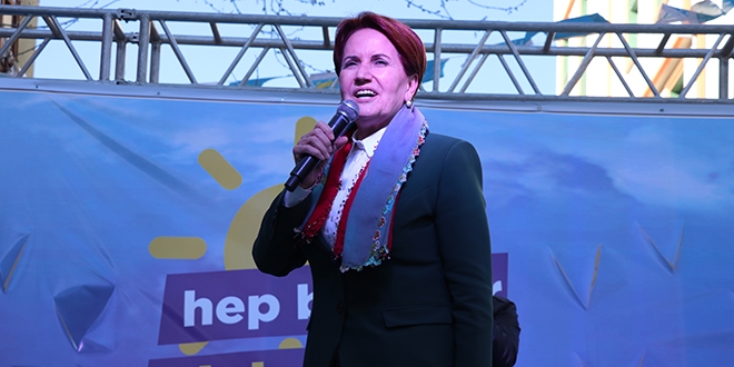 Akşener: Siyaset için akrabalarınızla aranızı bozmayın