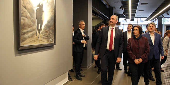 'Mahkemelere, yargya kar bir n yarg var'