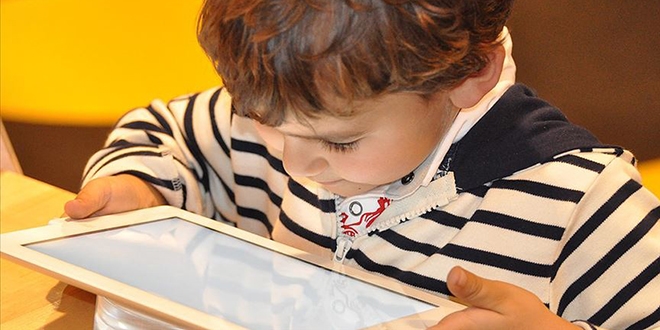 'Çocuklar artık emojiyle üzülüyor, emojiyle gülüyor'
