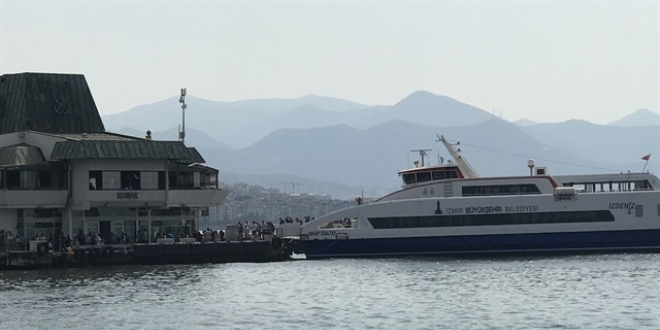 zmir'de yolcu vapuru seferleri iptal edildi