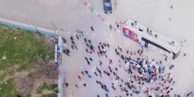 HDP mitinginde in cin top oynadı