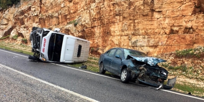 Adıyaman'da aynı bölgede iki kaza: 21 yaralı