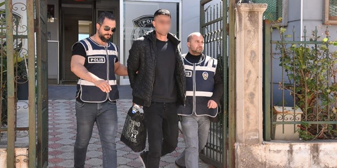 Polis memurunu bıçaklayan şüpheli yakalandı
