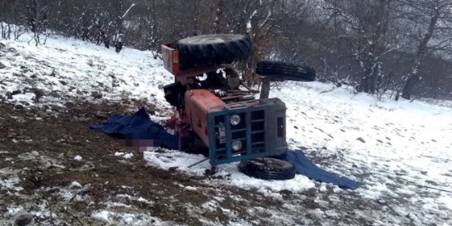 Tokat'ta traktr devrildi: 2 l