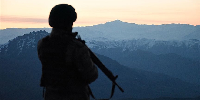 Silah arkadaşlarını şehit verdikleri üs bölgesini kahramanca savundular