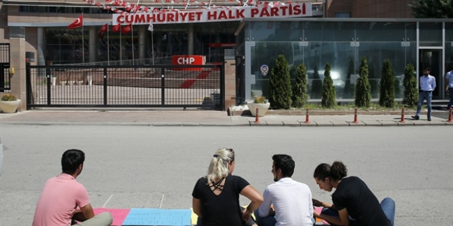 CHP Genel Merkezi önünde eylem