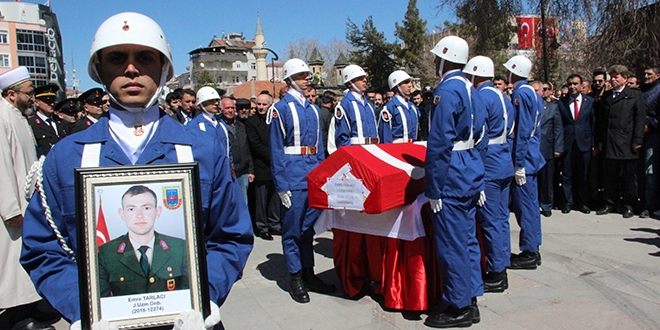 Kazada hayatını kaybeden asker toprağa verildi