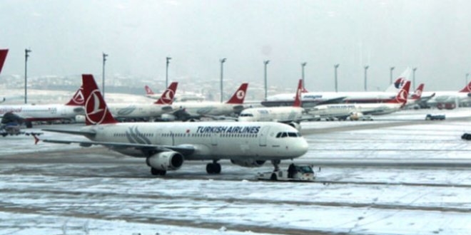 Hakkari'de uçak seferleri iptal edildi