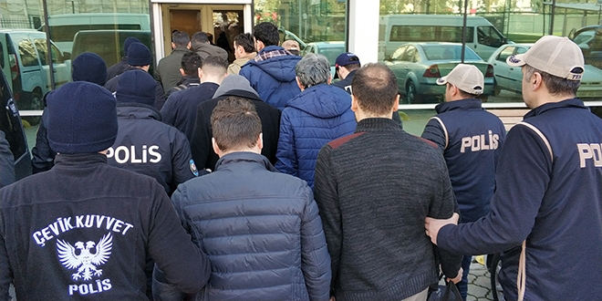 6'sı asker, 22 şüpheli FETÖ'den gözaltına alındı