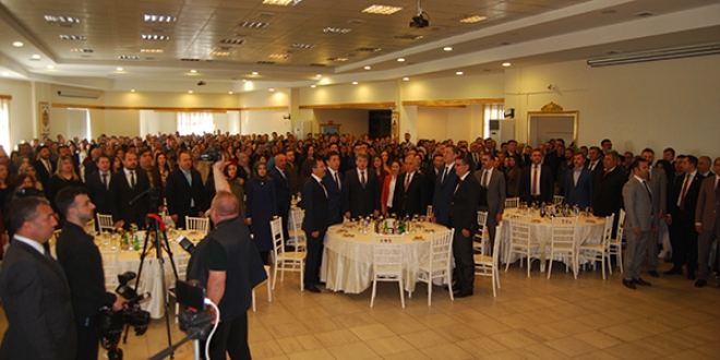 Milli Eğitim Bakanı Ziya Selçuk, öğretmen ve yöneticilerle bir araya geldi.
