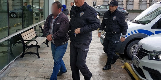 Yere düşen 100 lirayı alıp cebine koyunca gözaltına alındı