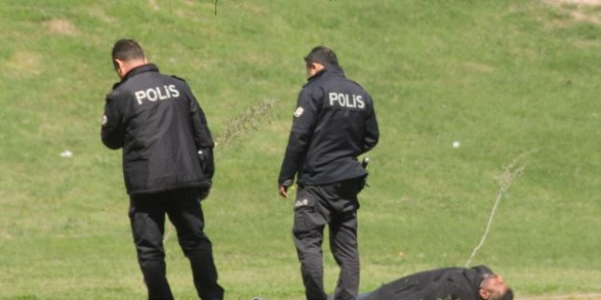 Polisin insan nöbeti