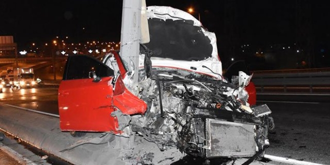 D-100 Karayolu'nda trafik kazası: 1'i polis, 3 yaralı