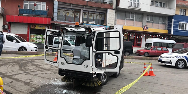 Mesai arkadana sokak ortasnda kurun yadrd