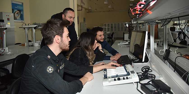 Perdeler kızılötesi teknolojisiyle açılıp kapanacak