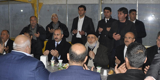 Bakan Gül, babasının duasına amin dedi