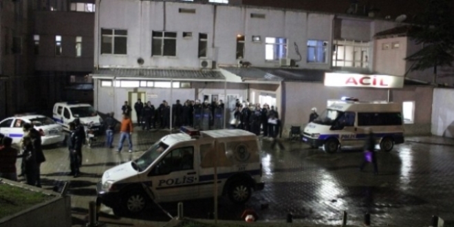 Adyaman'da okul nnde bakl kavga: 3 yaral