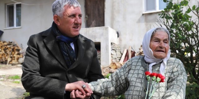 105 yandaki Asiye Nine'nin Erdoan sevgisi!