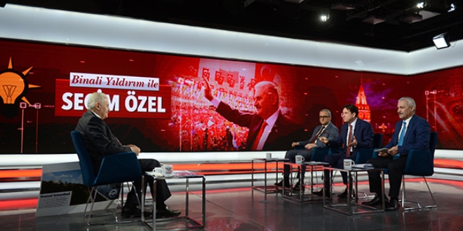 '2 yıl içinde tüm kamu alanlarında internet ücretsiz olacak'