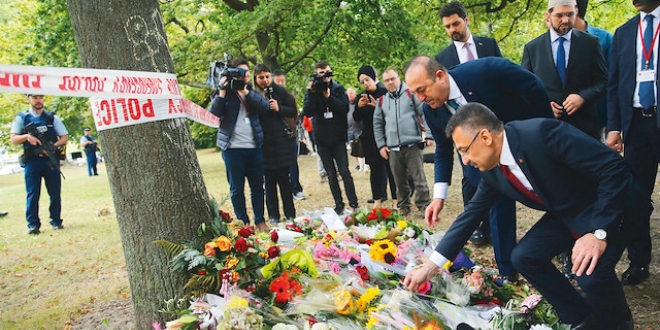'Ertuğrul da, Osman Gazi de, Erdoğan da burada'