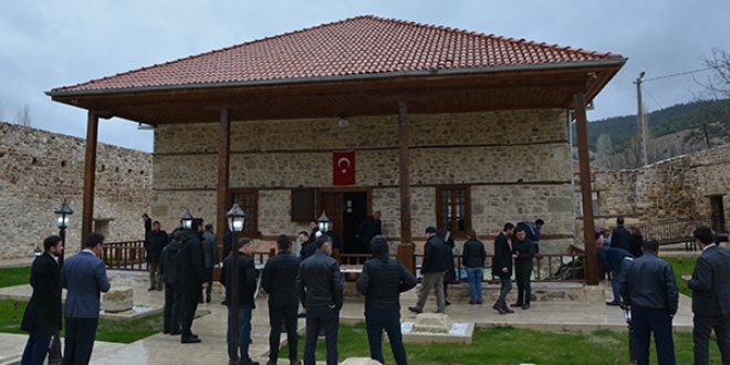 700 yıllık Camii cuma namazıyla yeniden ibadete açıldı