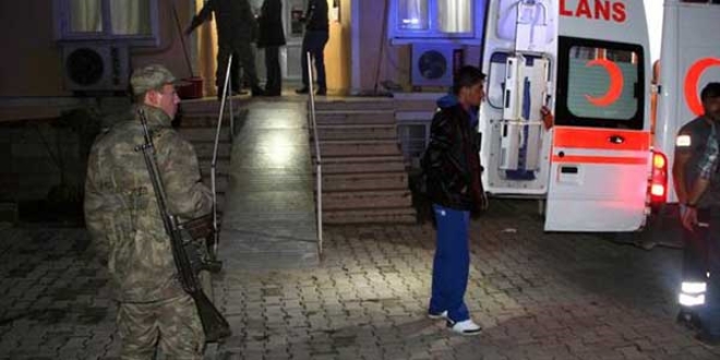 Hatay'da askeri ara devrildi: 5 asker yaral