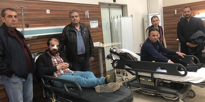 Hasta yakınları doktor ve öğretmeni darp etti