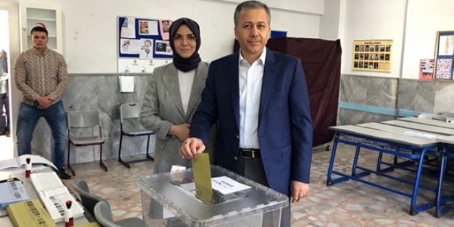 Vali Yerlikaya oyunu kulllandı