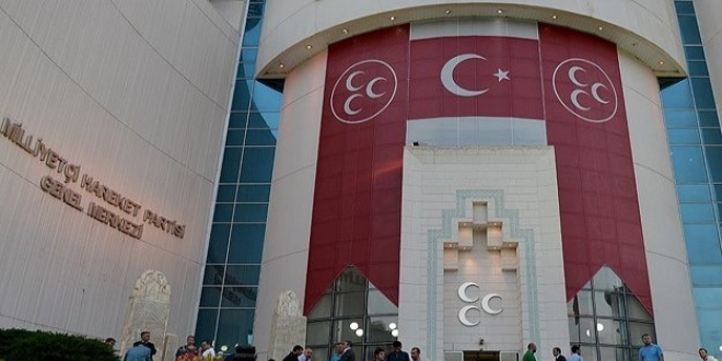 Bahçeli, sonuçlarını parti merkezinde takip ediyor