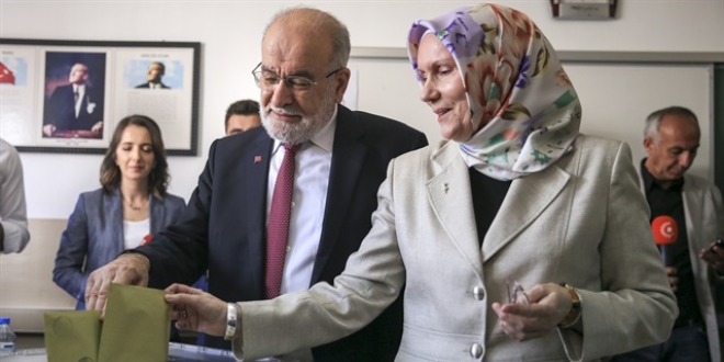 Saadet Partililer de seçim sonuçlarını bekliyor