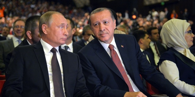 Putin, Erdoan' telefonla arayarak tebrik etti