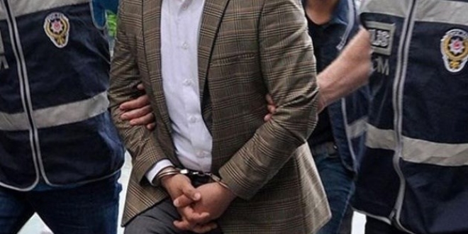 FETÖ zanlısı çift havalimanında yakalandı