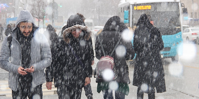 Ardahan ve Erzurum'a Nisan ayında kar yağdı