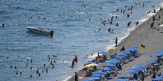 Antalya 3 ayda 571 bin turist ağırladı