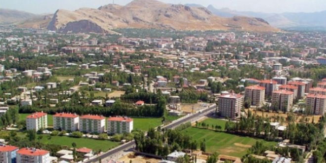 Van'da gösteri ve yürüyüşlere geçici yasak
