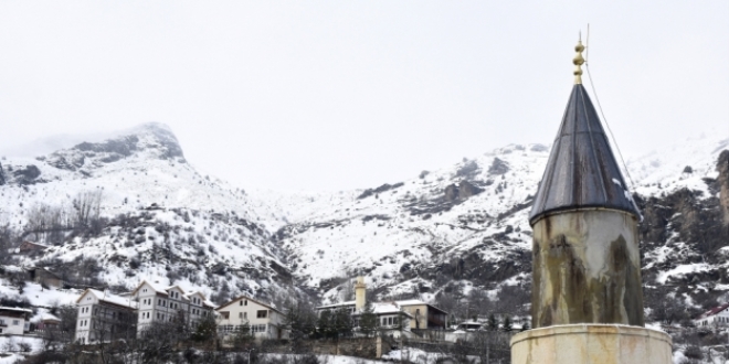 Gümüşhane ve Bayburt ilkbaharda beyaza büründü