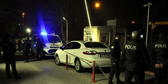 Ankara'da inaat mhendisi, demirci ustasn vurdu