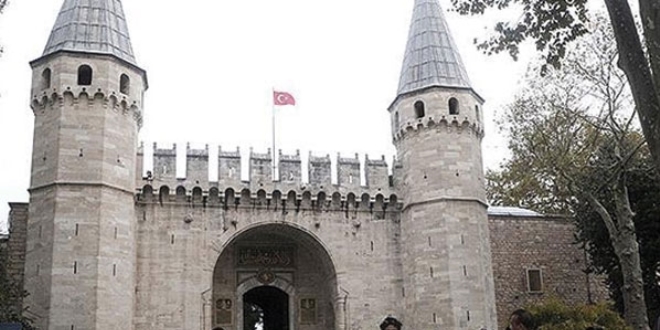 Milli Saraylar' ilk  ayda 335 bin turist ziyaret etti