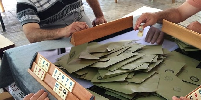 stanbul'da, Ak Partili grevliler sand terk edip, okeye gitmi!