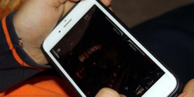 Çocuklarda akıllı telefon kullanımına dikkat