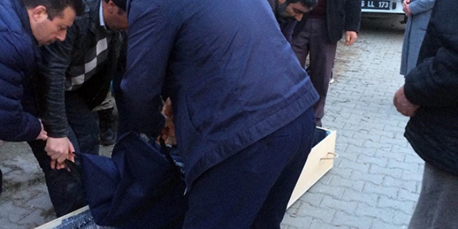 Yalnız yaşayan kadın evinde ölü bulundu
