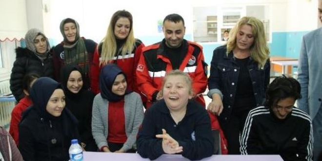 Derya'nın okula gitme hayali gerçek oldu