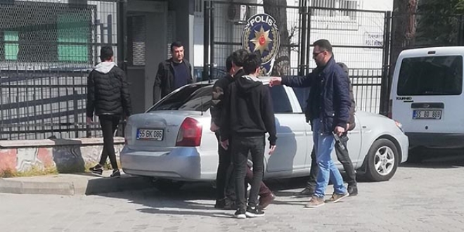 Kalem yerine silah taşıyorlar