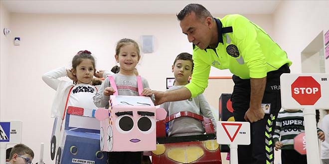 ocuklarn trafik eitimi Murat aabeylerinden