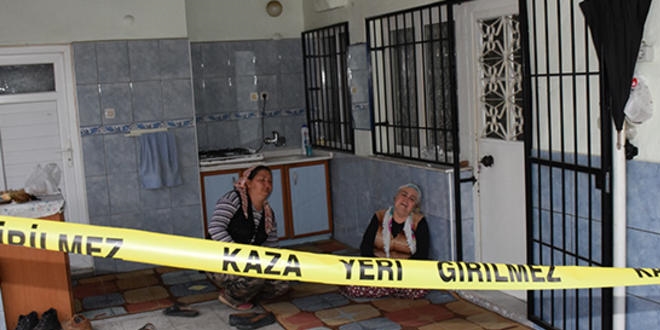 Evinde elleri ve ayakları bağlı şekilde ölü bulundu