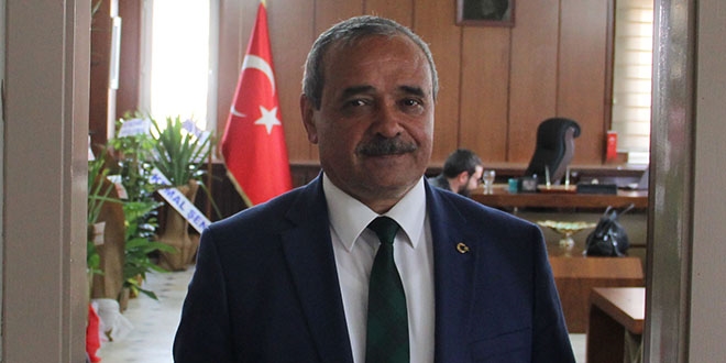 Başkan seçilince kapıyı söktürüp makamı halka açtı