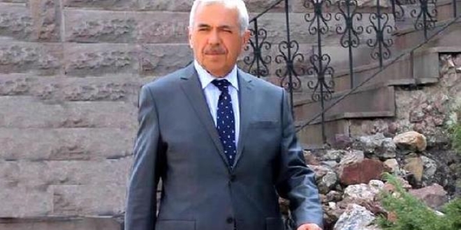 Aabeyi bakanl kaybetti, kendisi muhtar seildi