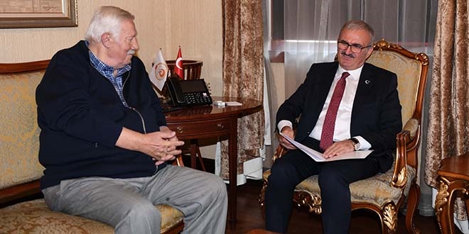 Hayırsever vatandaş 3 dairesini Milli Eğitime bağışladı